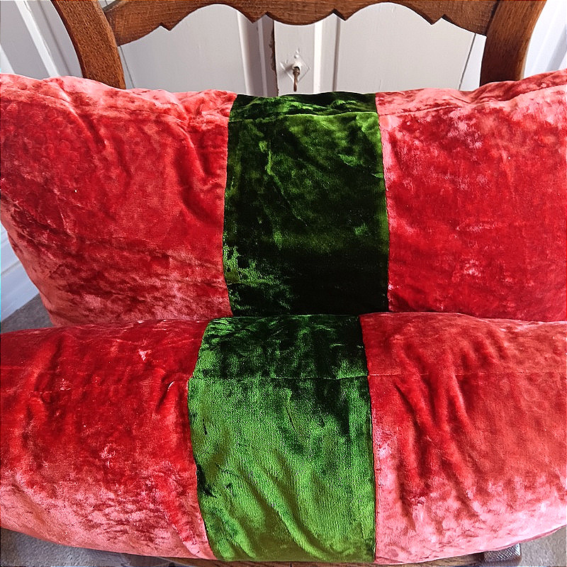 Large Two-tone Cushions In Burnt Orange And Empire Green Silk Velvet-photo-4
