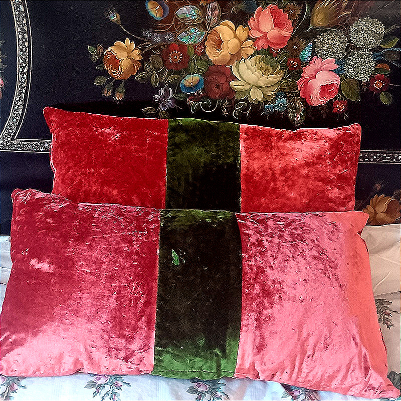 Large Two-tone Cushions In Burnt Orange And Empire Green Silk Velvet-photo-7