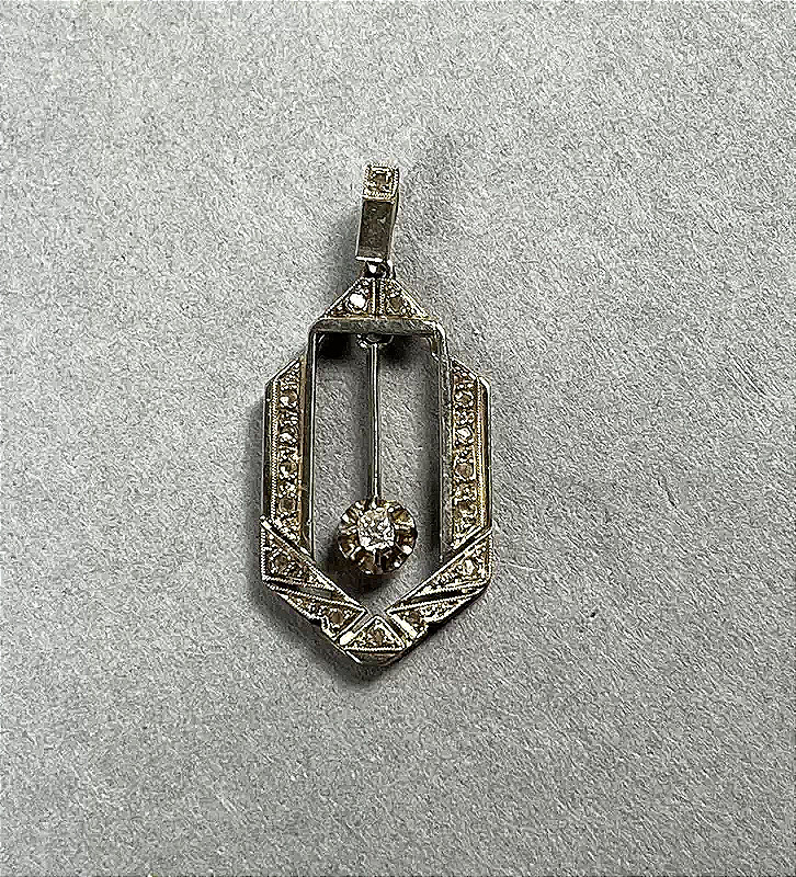 18-carat White Gold And Art Deco Diamond Pendant Circa 1930