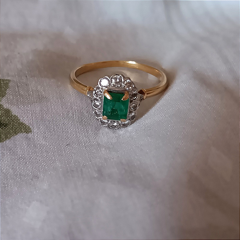 Emerald And Diamond Ring 18 Carat Gold And Platinium