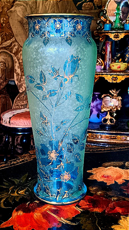 Baccarat et Emile Bourgeois Paris Vase cristal Ouraline Art nouveau décor de roses d'églantier