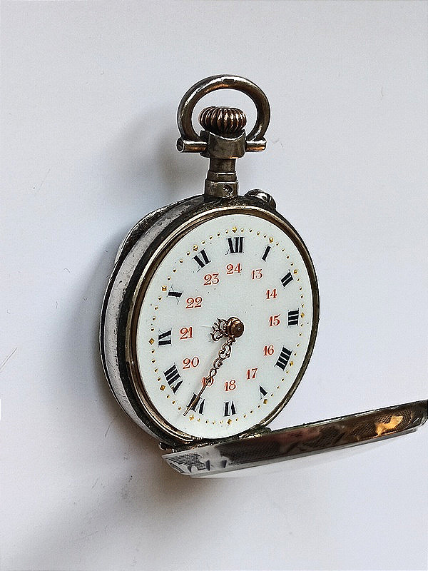 Montre à gousset pour femme en argent et vermeil à décor floral ciselé-photo-6