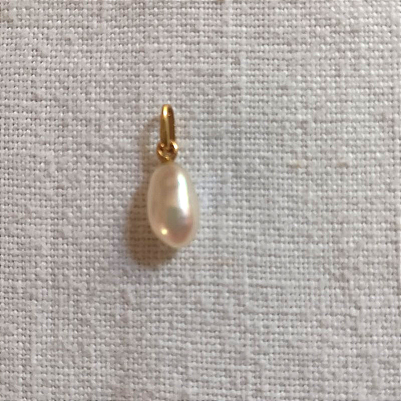 Pendentif perle baroque forme goutte et or 18 carats
