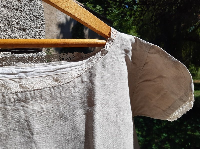 3 Old Natural Linen Shirts Bordered With Lace-photo-4