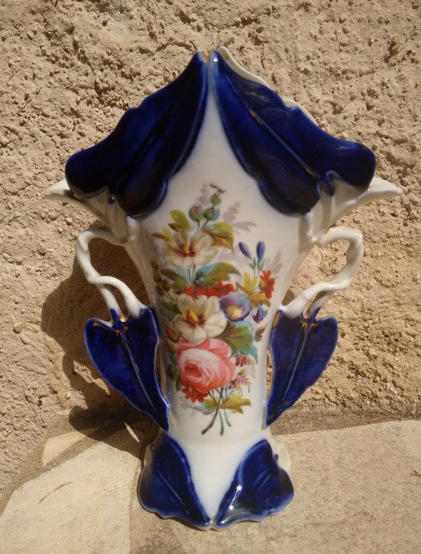 Vase En Porcelaine De Valentine Vieux Paris Décor De Bouquet De Fleurs XIXème Siècle