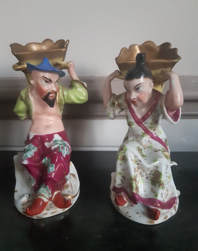 Rare Paire De Statuettes En Porcelaine De Paris à Décor De Chinois Dans Le Goût De Jacob Petit