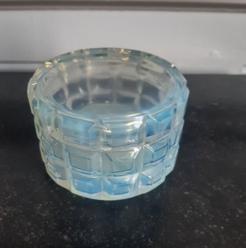 Modernist Art Deco Verlys Opalescent Glass Box 1930s