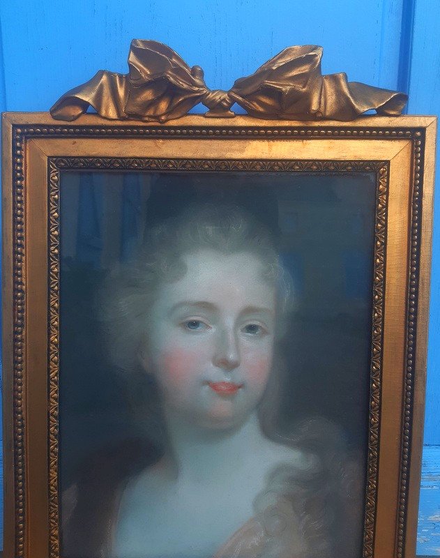 Charming Portrait Of Young Woman In Pastel Eighteenth Century-photo-2