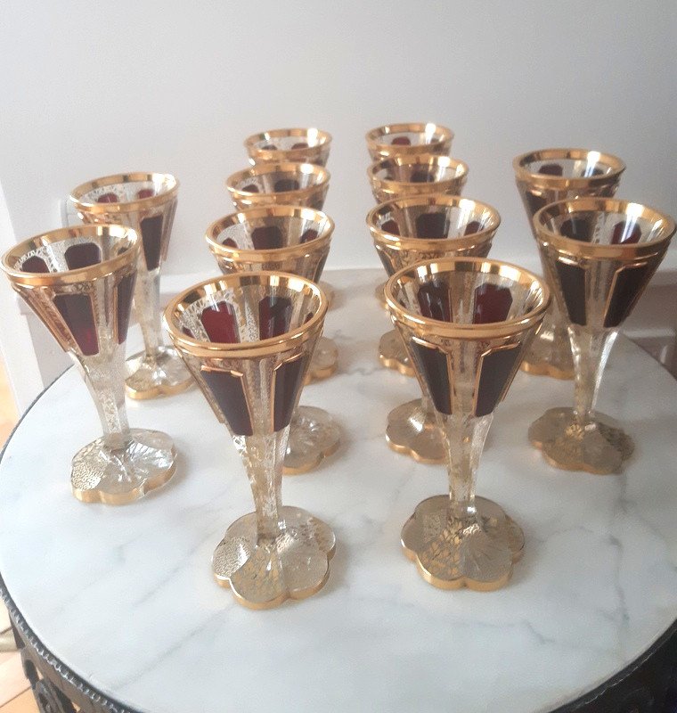 Belle Suite De 12 Verres service de verres Moser Bohême En Cristal Taillé et or verre à Décor De Cabochons Rubis Et Motifs à l'Or  XIXème -photo-2