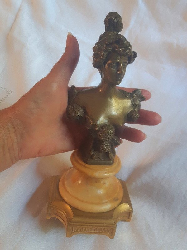 Pablo Rigual (1863-1917) Ravissant Buste De Jeune Femme En Bronze Art Nouveau Socle En Marbre Jaune vers 1900-photo-5