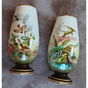 Spectacular Pair Of Opaline Vases Decor Of Birds Crystal Baccarat Or Saint Louis Era Napoléon III