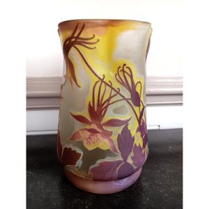 Superb Gallé Vase With Columbines Art Nouveau