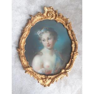 Délicieux Portrait De Jeune Femme Au Pastel Avec Son Cadre Rocaille XVIIIème Siècle