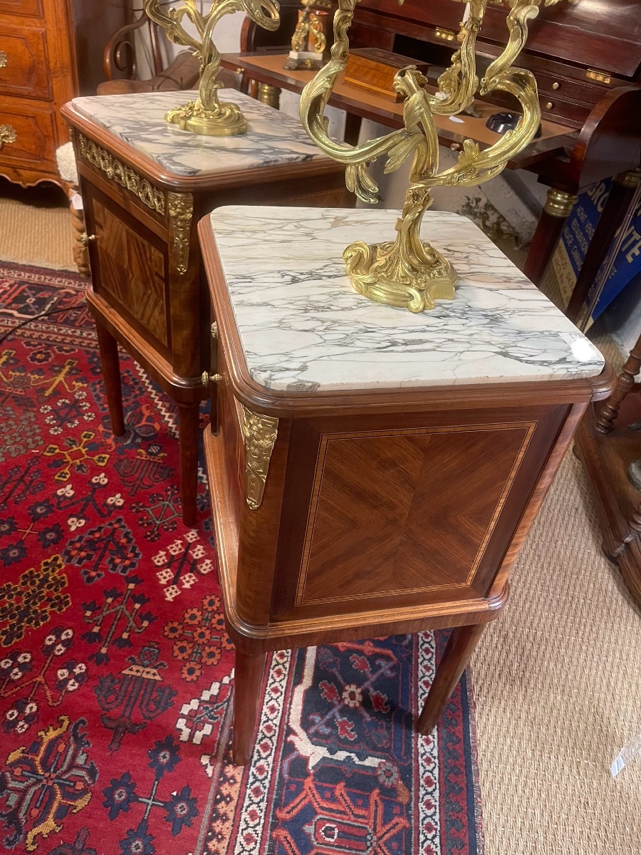 Pair Of Bedside Tables In Marquetry And Gilded Bronze, Marble Top, 1920s Period - Louis XVI Style-photo-6