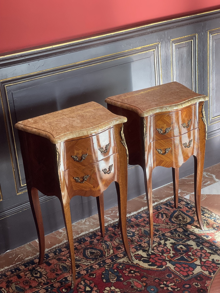 Paire de chevets de style Louis XV en marqueterie et marbre -photo-4