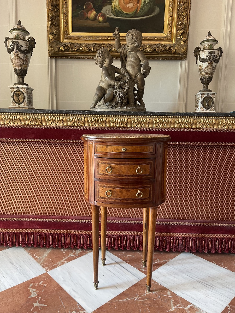 Table de nuit /de chevet/ meuble de commodité demi-lune, époque Louis XVI – début XIXᵉ siècle
