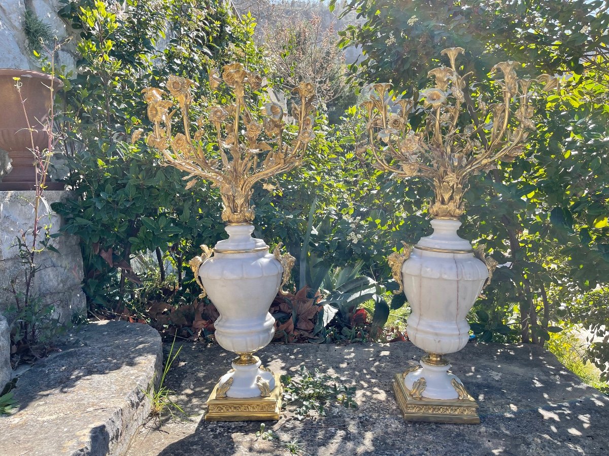 Immense paire de garniture de cheminée/ candélabres/ chandeliers/ vases couverts en marbre Et Bronze Doré. -photo-4
