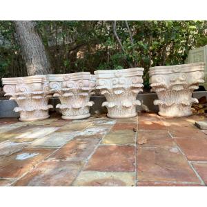 Quatre Chapiteaux Corinthiens En Marbre Rose