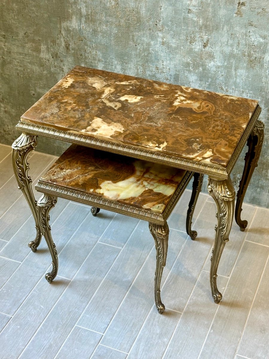 Suite De 2 Tables Gigogne En Laiton Doré Et Onyx Vers 1950-photo-3