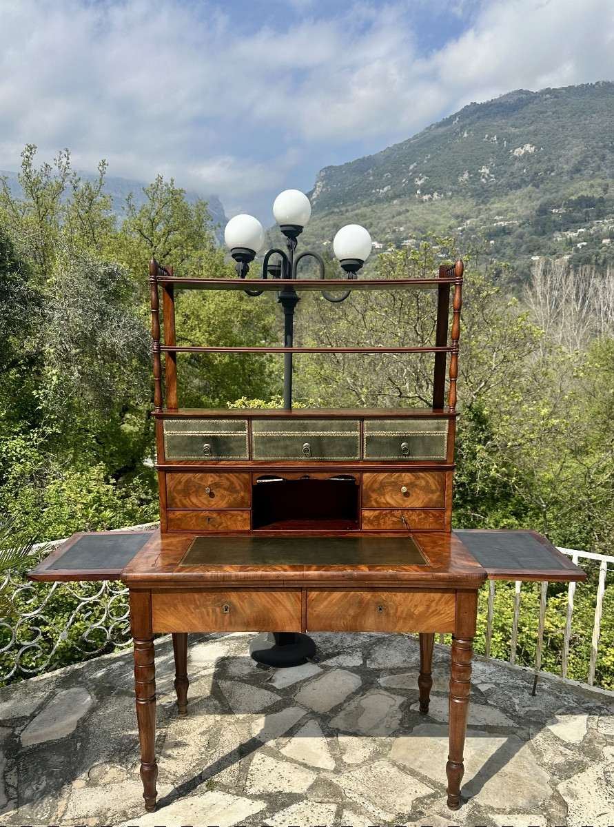 Bureau à Gradins En Acajou Flammé époque Seconde Partie Du XIXe Siècle 