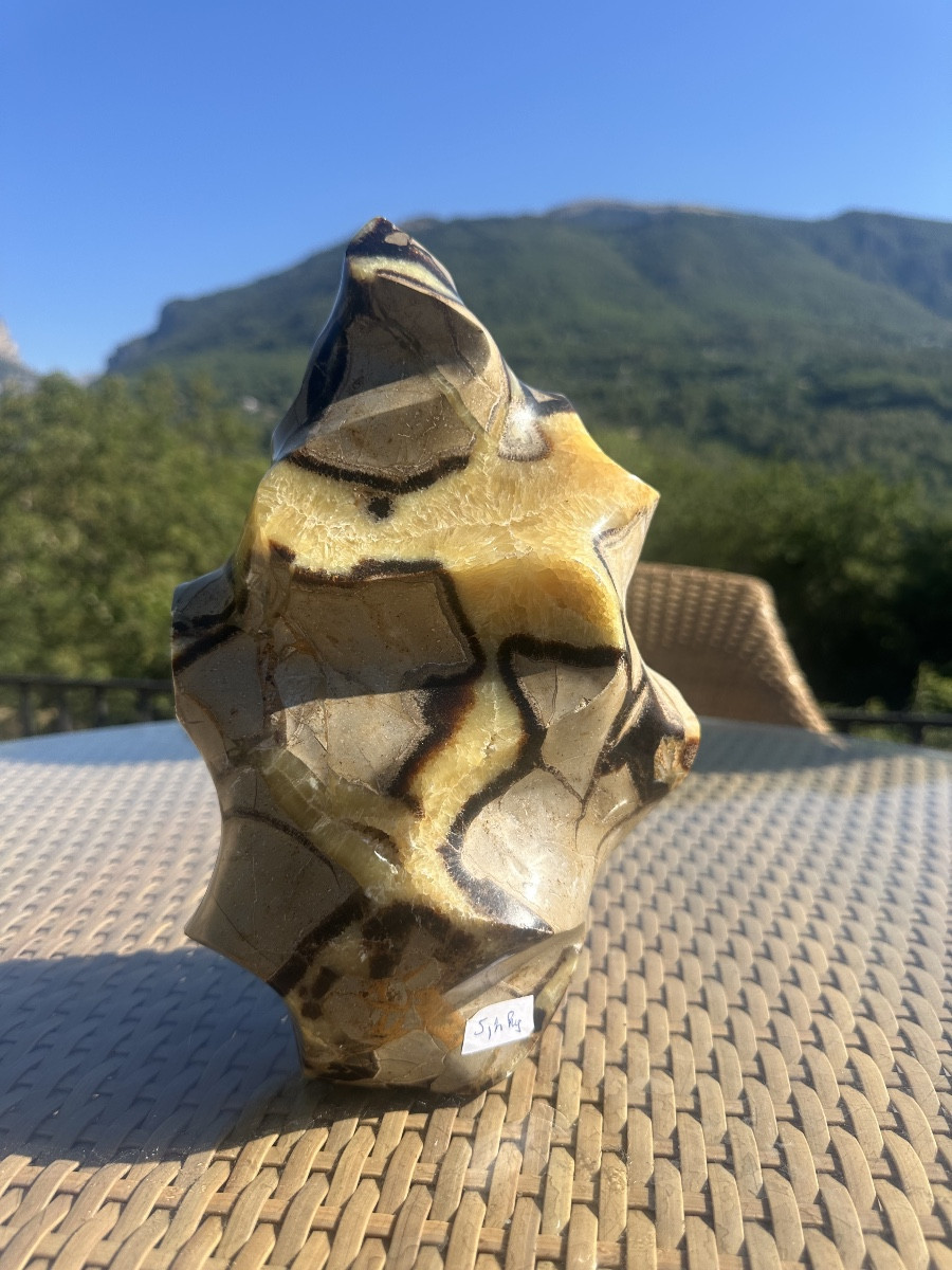 Jaspe Polychrome en forme de Flamme, pierre naturelle.-photo-1