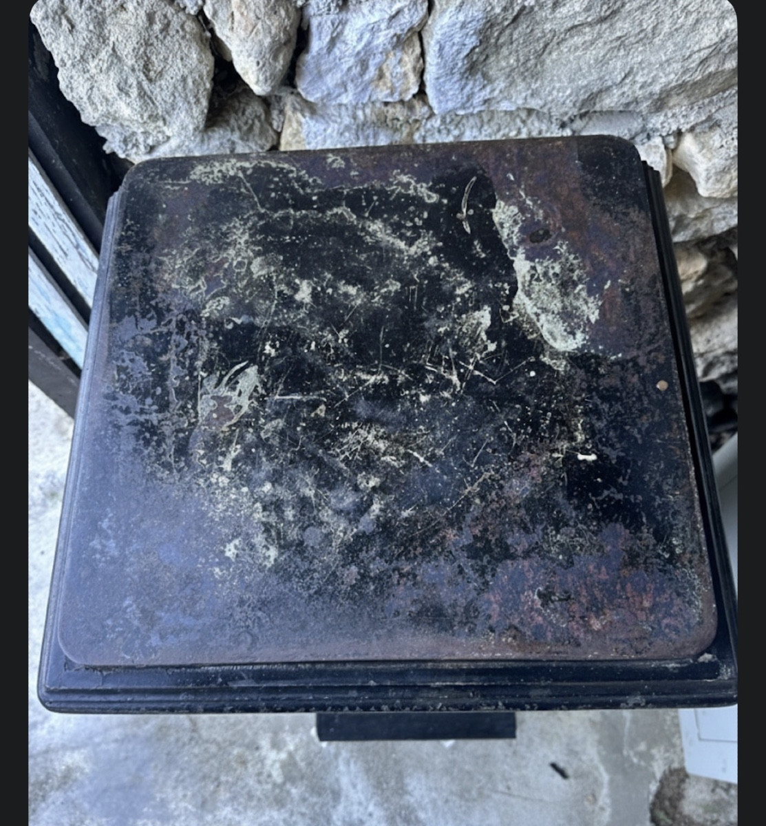 Coffre Fort ancien en Fonte Noircie F. Nugue Époque XIX eme siècle.-photo-2