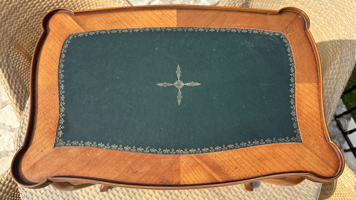 Petite table volante de style Louis XV .Époque XX eme siècle.-photo-1