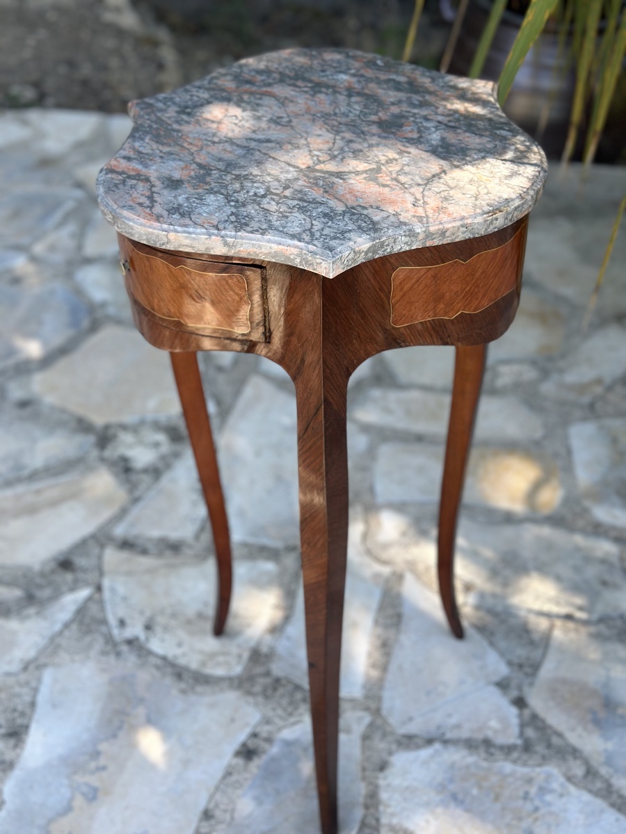Table volante en Marqueterie de bois précieux, de style Louis XV .Époque XIX siècle.-photo-3