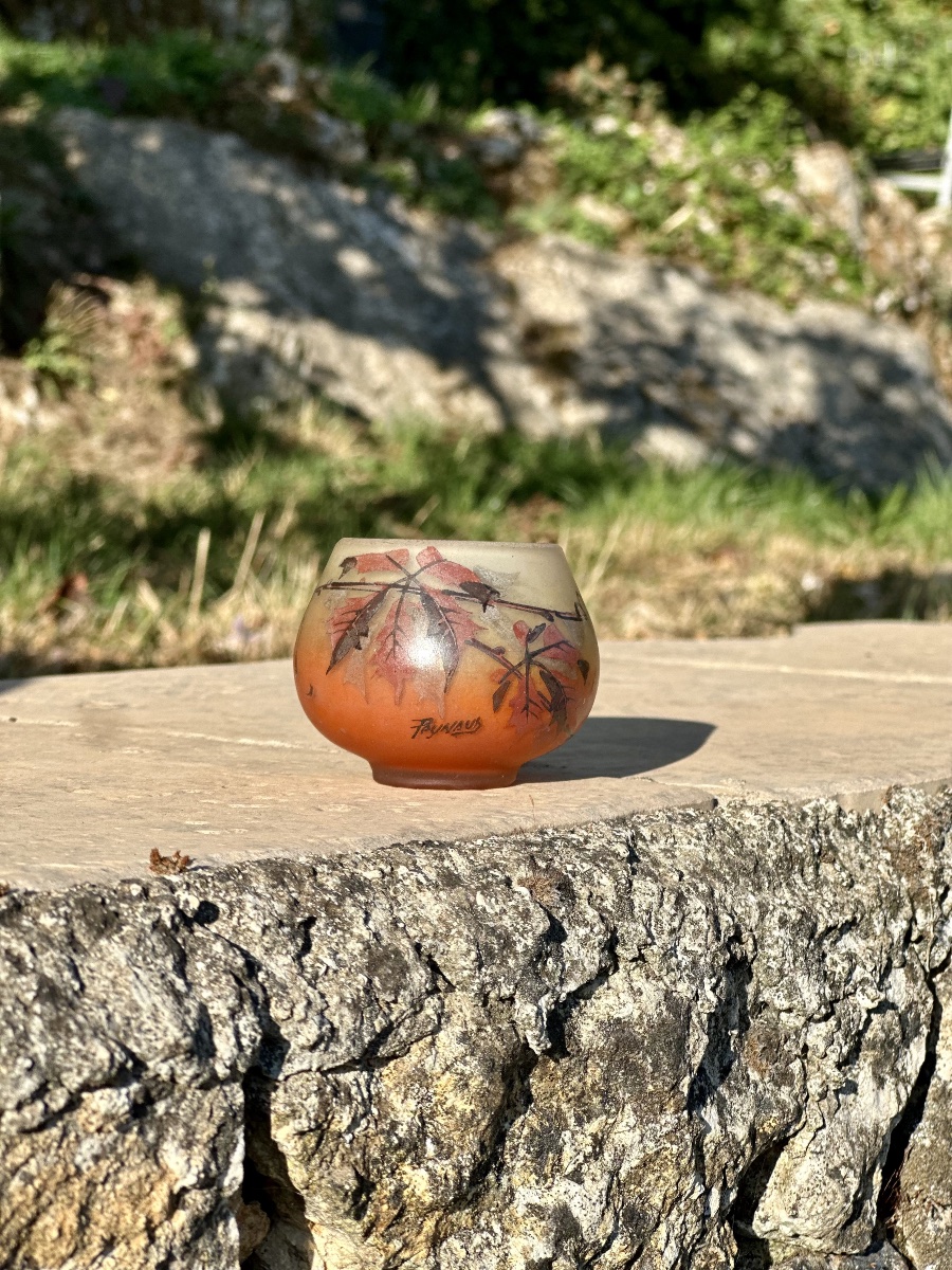 Vase miniature en verre dépoli par Jean-Simon Peynaud. Époque XX eme siècle.-photo-3