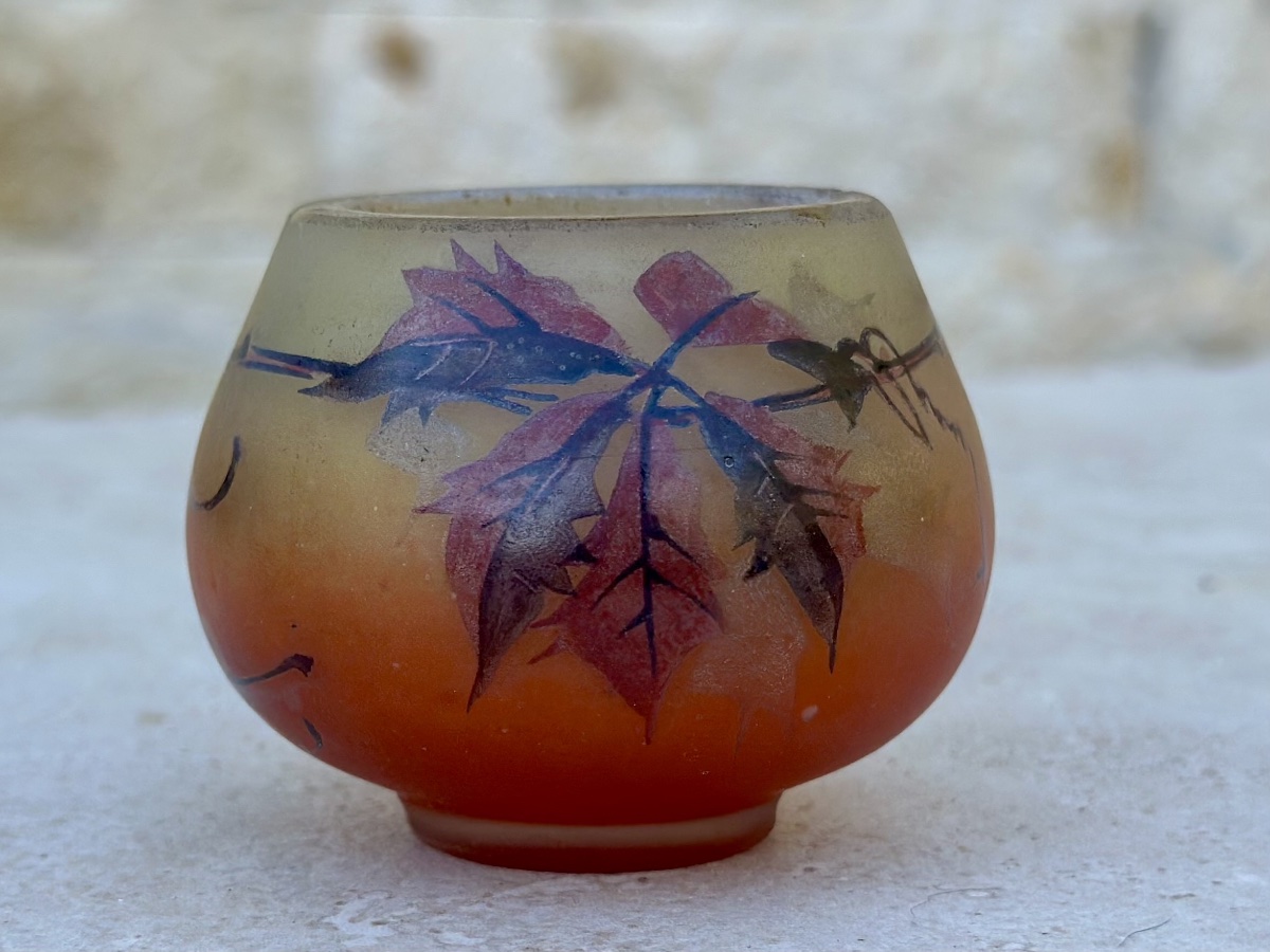Vase miniature en verre dépoli par Jean-Simon Peynaud. Époque XX eme siècle.-photo-3