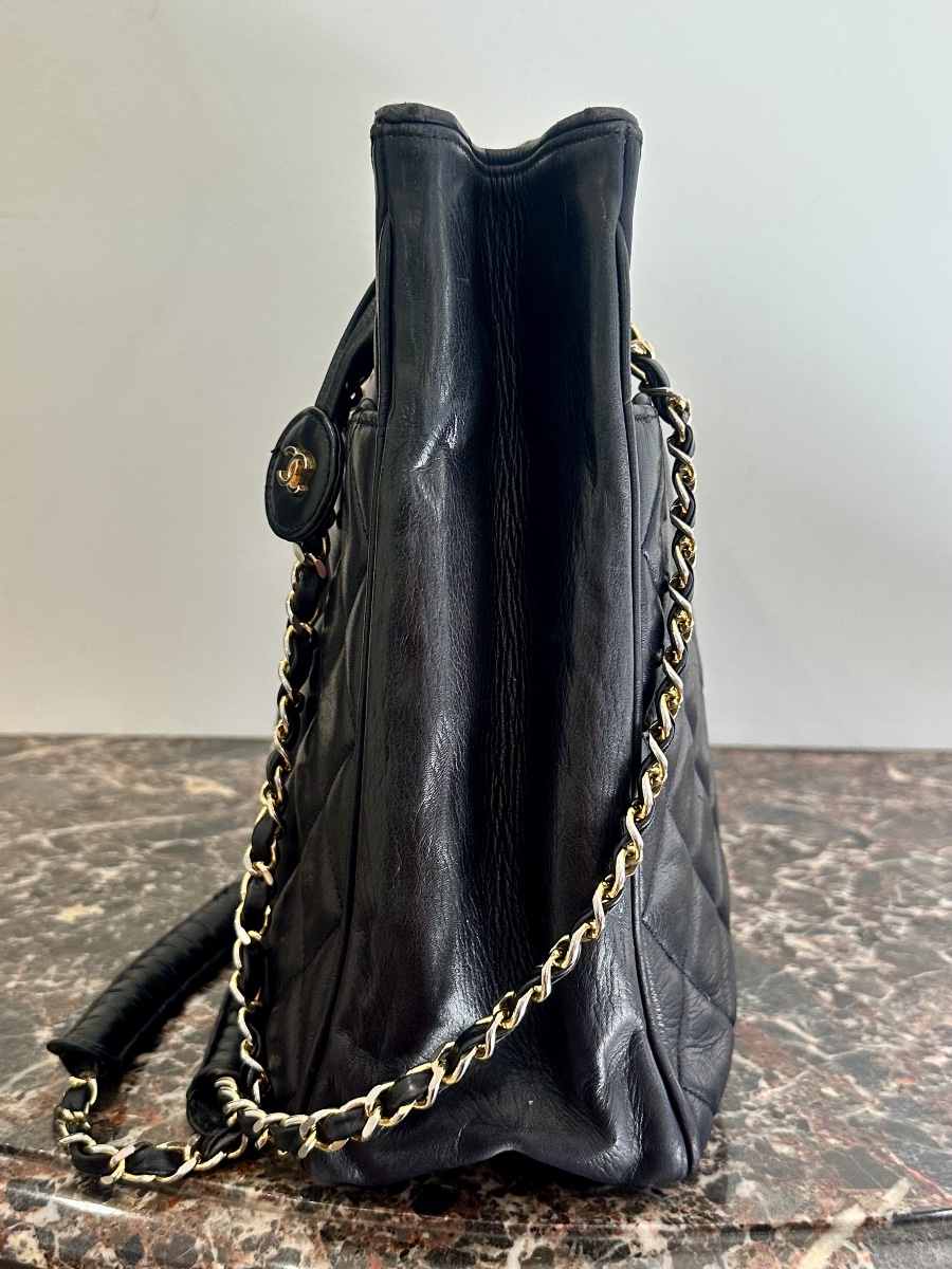 Grand Sac Cabas Chanel Vintage en cuir d’agneau noir. Ère Karl Lagerfeld  Circa 1986/19888.-photo-1