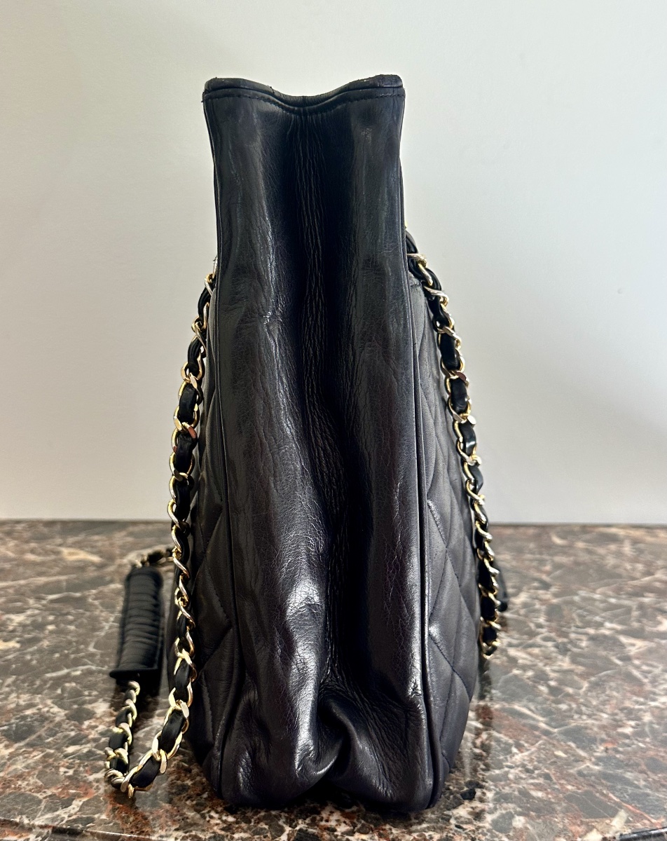 Grand Sac Cabas Chanel Vintage en cuir d’agneau noir. Ère Karl Lagerfeld  Circa 1986/19888.-photo-2