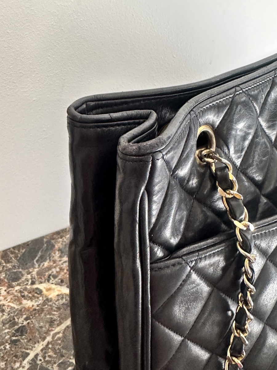 Grand Sac Cabas Chanel Vintage en cuir d’agneau noir. Ère Karl Lagerfeld  Circa 1986/19888.-photo-4