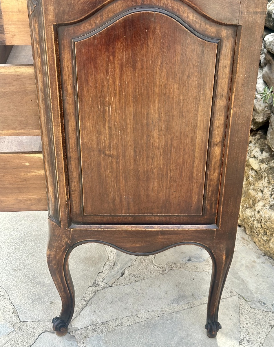 Commode Sauteuse en Bois Massif mouluré et sculpté de style Louis XV.-photo-5