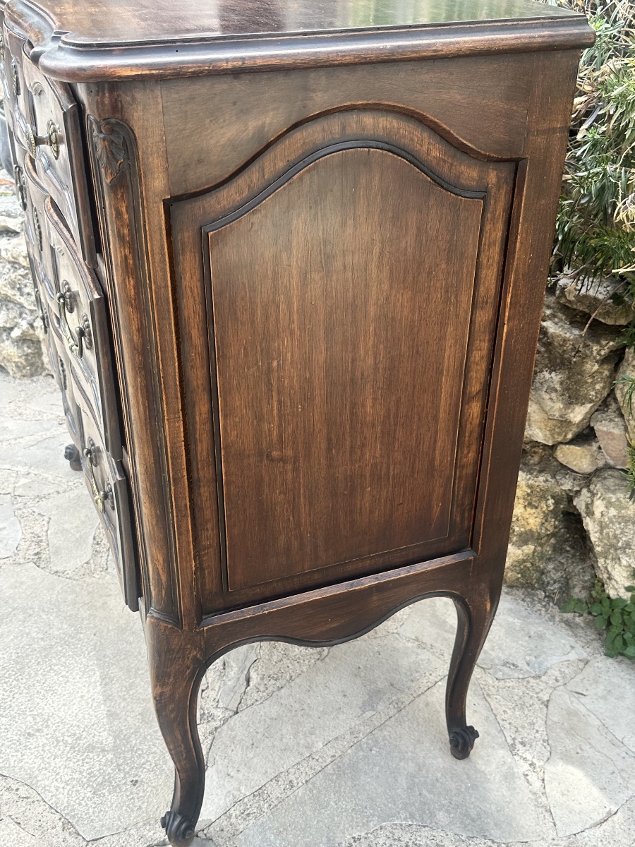 Commode Sauteuse en Bois Massif mouluré et sculpté de style Louis XV.-photo-6