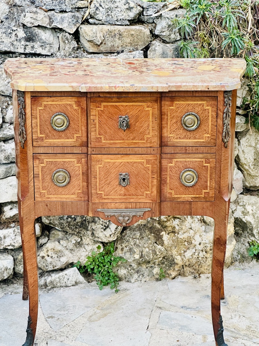 A 20th-century Transition-style Chest Of Drawers With A Raised Front Panel, Featuring Wood Marquetry.-photo-3