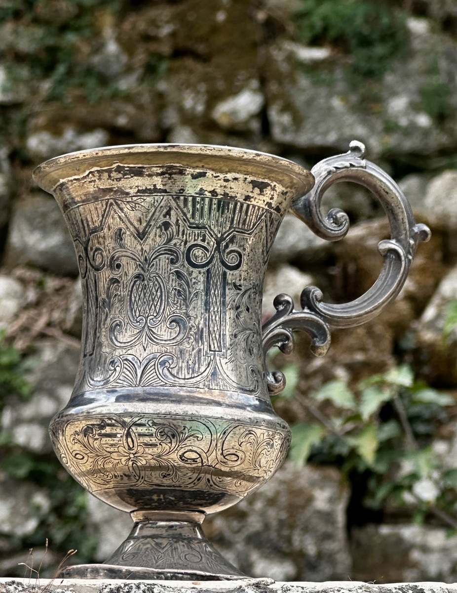 Gobelet /Tasse à vin en Argent Massif Finement ciselé, Gravé  et Niellé daté 1849.Russie.-photo-3