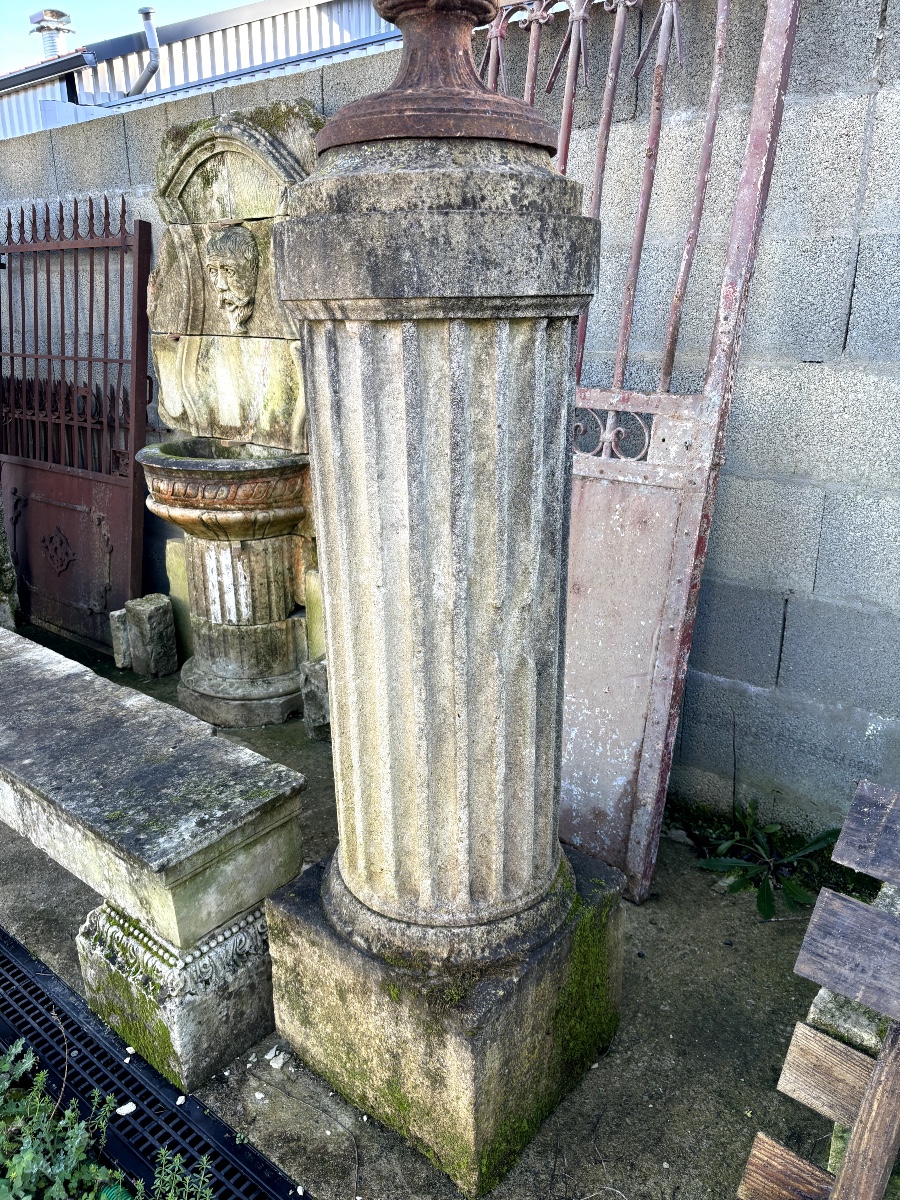 Set Of Three Sculpted Cast Iron Pots With Hard Stone Base-photo-3
