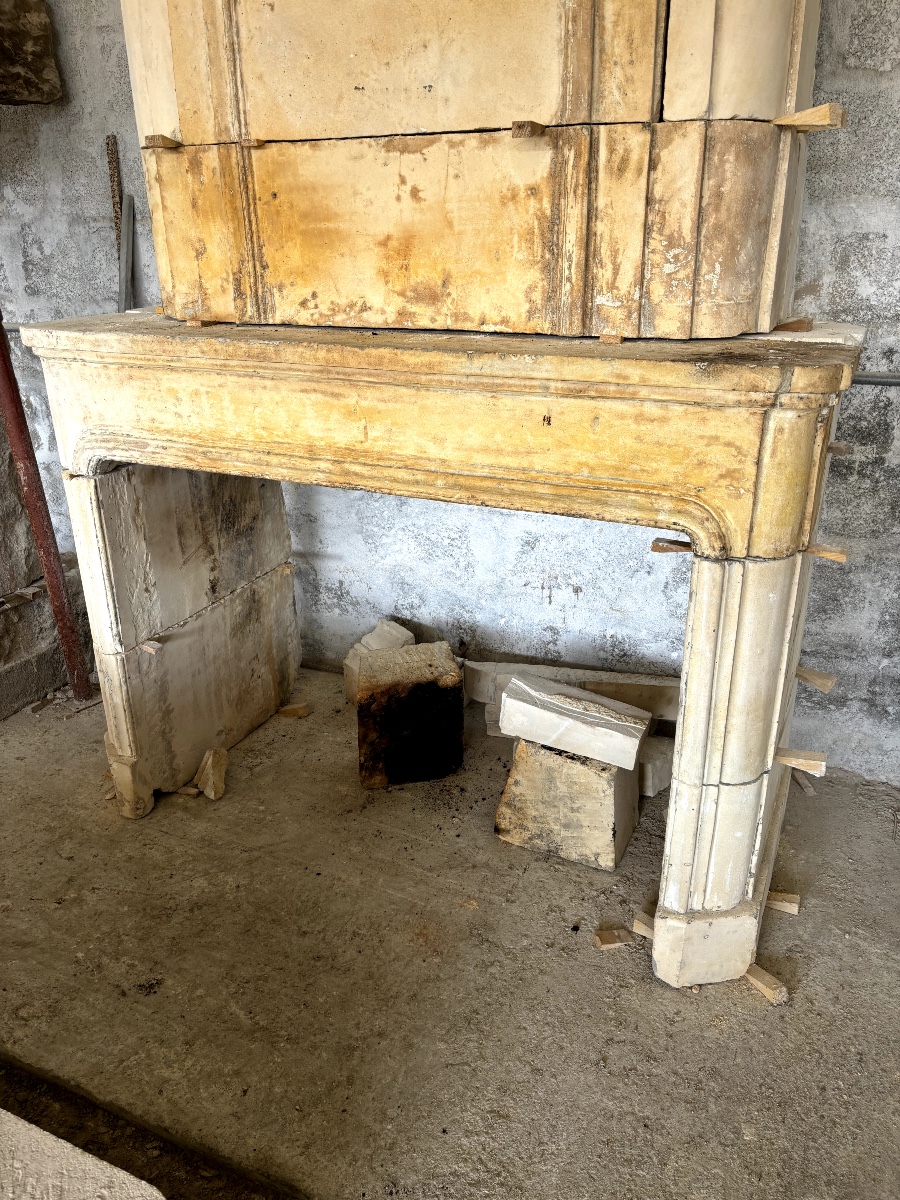 cheminée en pierre calcaire 18eme  avec trumeau-photo-2