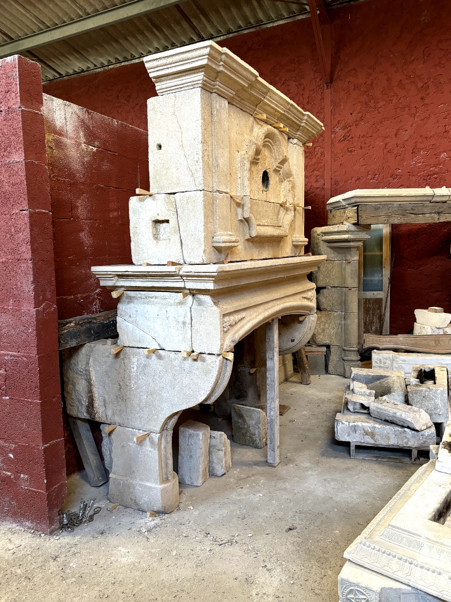 cheminée 17eme en pierre de st macaire-photo-3