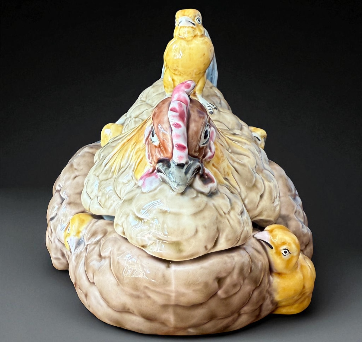 Oeufrier en barbotine majolique, poule au nid couvant ses poussins, Georges Dreyfus, Vers 1900-photo-4