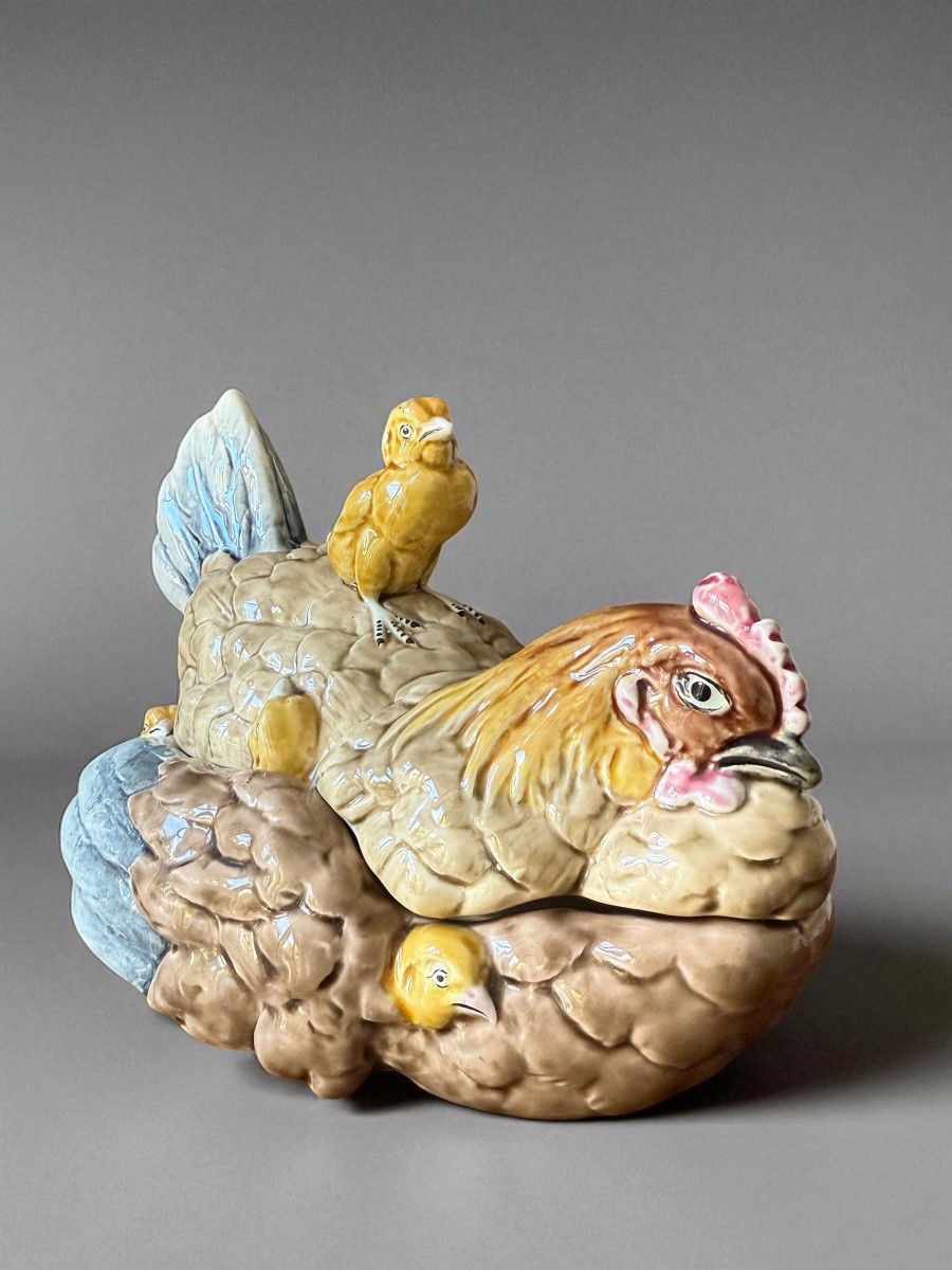 Oeufrier en barbotine majolique, poule au nid couvant ses poussins, Georges Dreyfus, Vers 1900-photo-6
