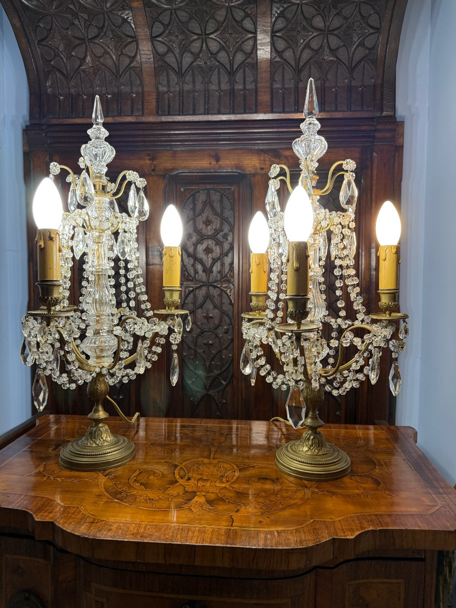 Paire de girandoles de style Louis XVI en bronze et d&eacute;cor de cristal en pampilles, vers 1900-photo-2