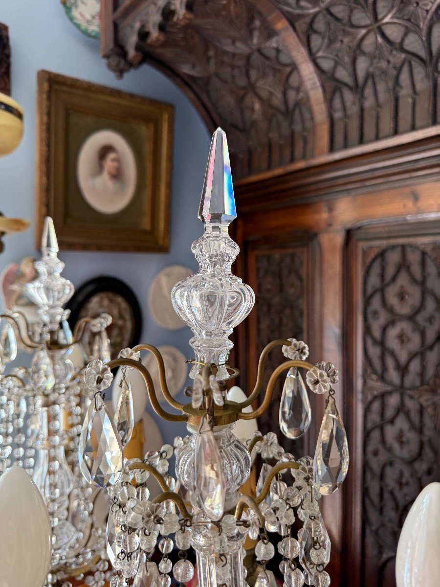 Paire de girandoles de style Louis XVI en bronze et d&eacute;cor de cristal en pampilles, vers 1900-photo-4