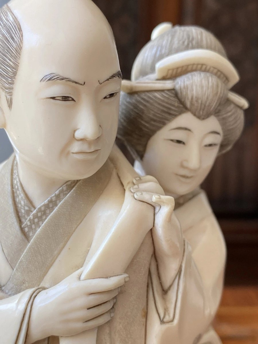 Okimono En Ivoire Sculpté, école De Tokyo Représentant un couple en tenu traditionnelle. Meiji-photo-2