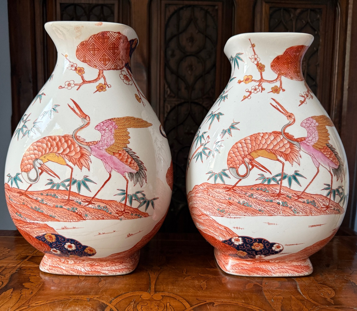 Paire de vase Famille Rose polychrome à décor de Grues et cerisiers- Japon, XXe siècle-photo-4
