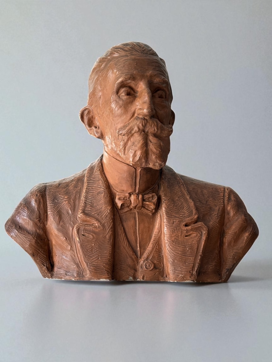 Life-size Plaster Bust With Terracotta Patina - France - 19th Century 