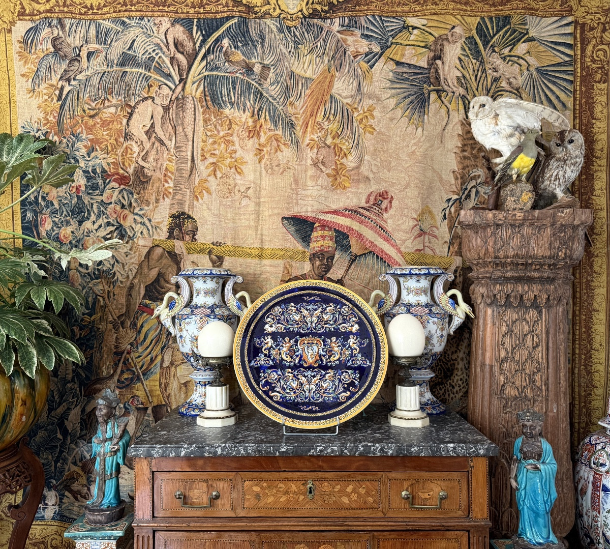 Gien Dish With Renaissance Decoration On A Midnight Blue Background - -photo-2