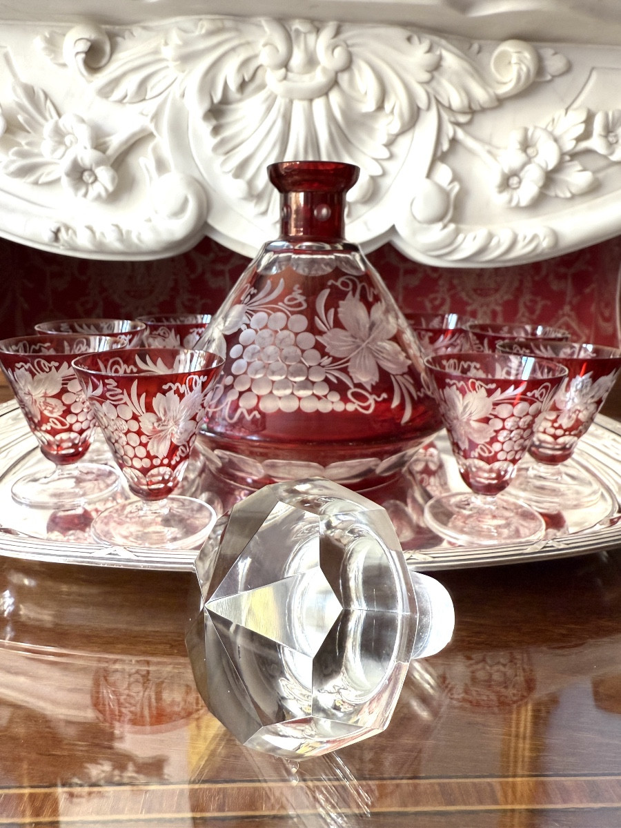 Service à  liqueur en cristal de Bohème rouge XIXe - taillé main, 8 verres et 1 carafes-photo-3