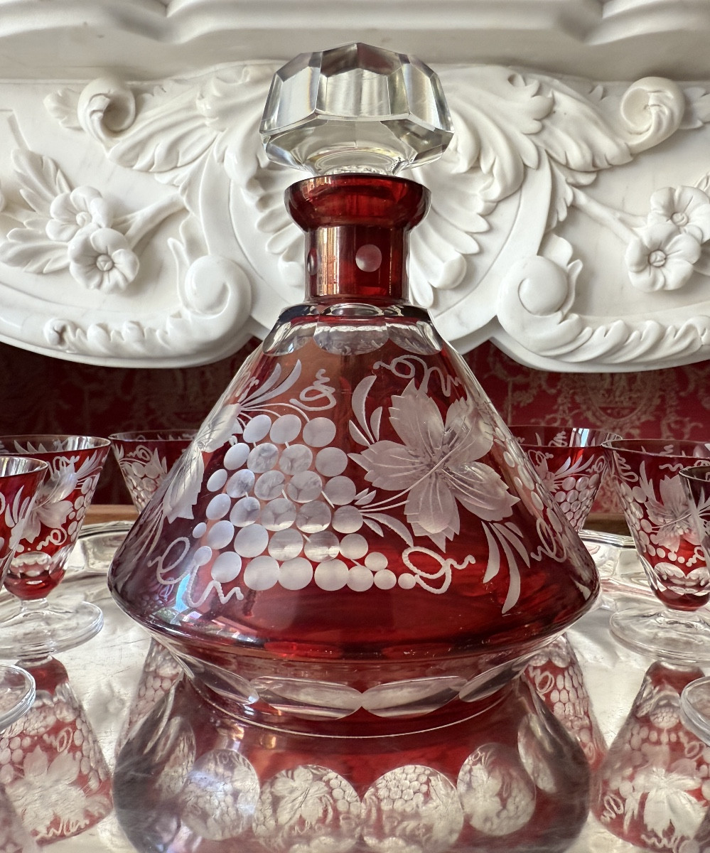 Service à  liqueur en cristal de Bohème rouge XIXe - taillé main, 8 verres et 1 carafes-photo-4